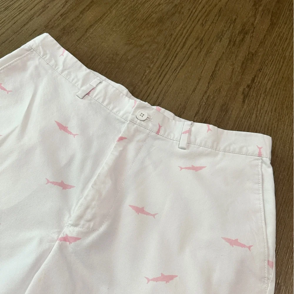 Savane Men’s Golf Shorts Size 34 Shark Print